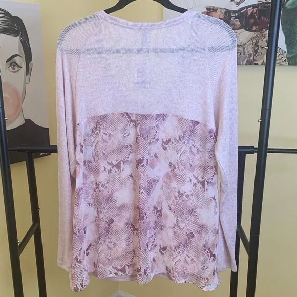 NWT BAR III Long Sleeve Paneled Knit Top in Blush Pink/Snake (Lotus Combo), XL - Picture 3 of 4
